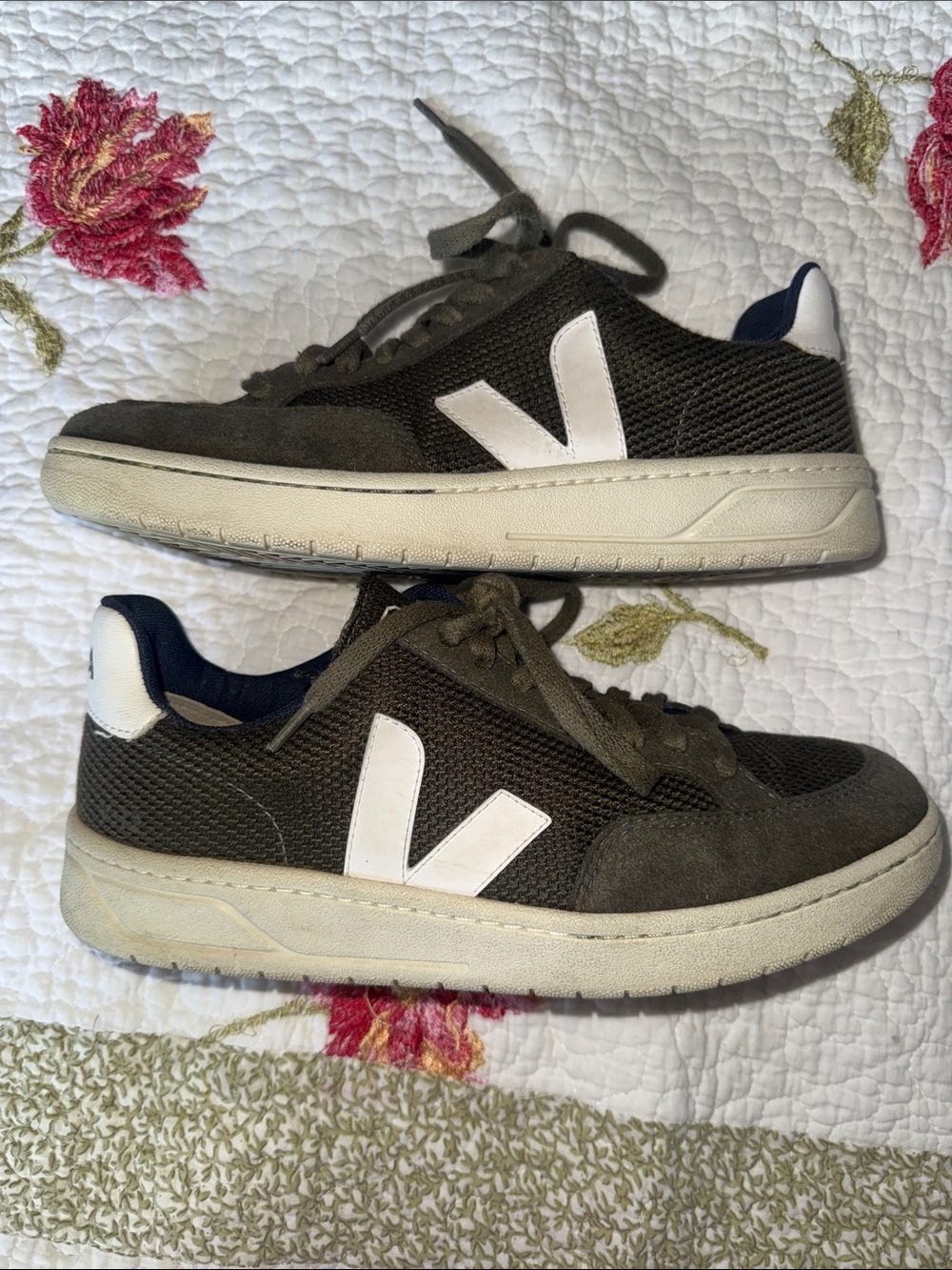 Veja V-12 Style Men's Sneaker in Olive